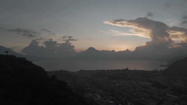 atardecer lago de atitlan