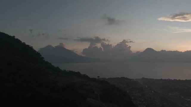 atardecer lago de atitlan