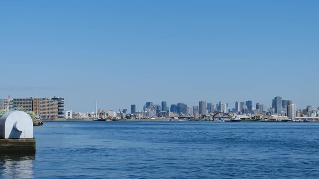 ベイエリアから見る大阪市内のビル群