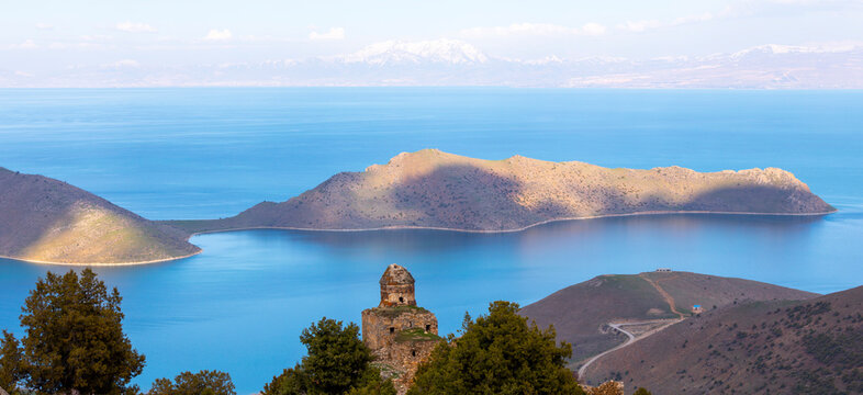 The Monastery of Thomas (Golden Hair Church) awaits visitors with its view overlooking Lake Van from an altitude of 2,000 meters.