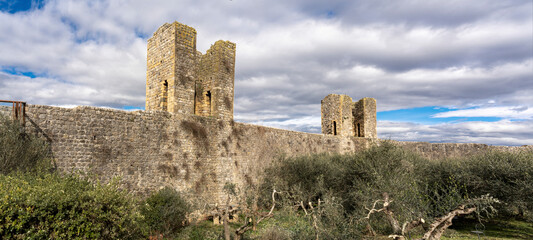 Obraz premium Italy Tuscany Monteriggioni the main square its walls with defence towers and the entrance gate