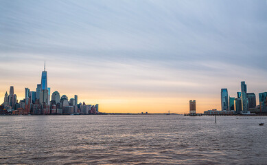 Fototapeta premium The scenic view of New York skyscrapers as a silhouette of New York City.