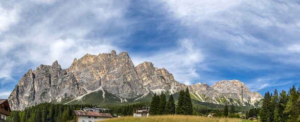 Profilo di Montagne nei dintorni di Cortina