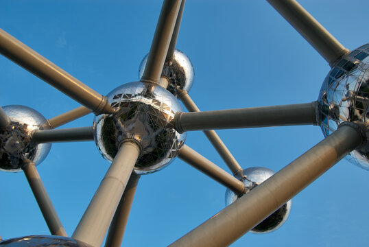 Upward perspective of the stainless steel spheres and connecting walkways of the Atomium, Heysel Plateau, Brussels, Belgium, Europe.