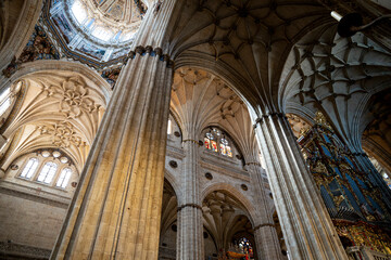 Obraz premium Interior view of Salamanca Cathedral with intricate architecture.. Cathedral of Salamanca, Spain