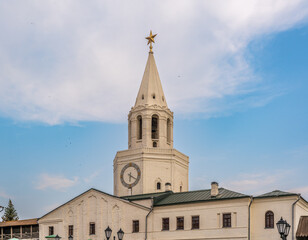 Obraz premium Spasskaya Tower in sunny summer day. Kazan Kremlin. Republic of Tatarstan. Kazan. Russia