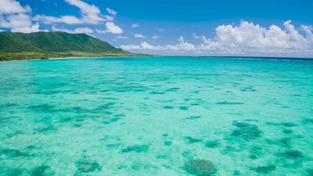 沖縄県　石垣島の海