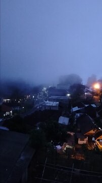 Suara adzan magrib berkumandang di Masjid di daerah Cembor, Pacet, Mojokerto, Jawa Timur.