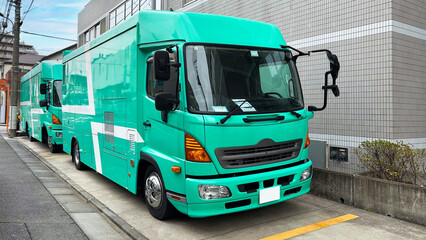 巡回健康診断に使用される大型検診車 予防医学と地域医療のイメージ