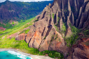 Ribbed cliffs. The island of Kauai