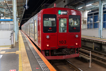 Obraz premium 発車前の電車