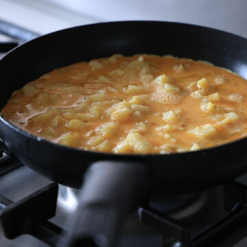 spanish tortilla with onion and potatoes