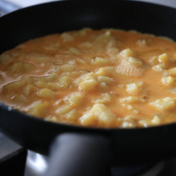 spanish tortilla with onion and potatoes