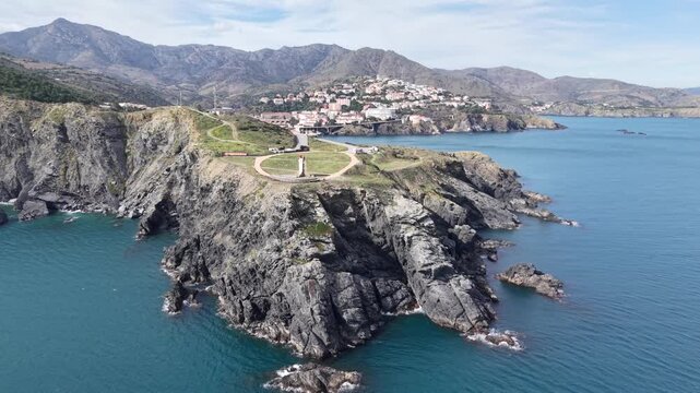 Vue a&eacute;rienne du cap Cerb&egrave;re en Pays Catalan dans le d&eacute;partement des pyr&eacute;n&eacute;es orientales en r&eacute;gion occitanie. (66290)