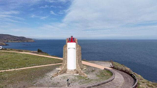 Le phare du cap Cerb&egrave;re en Pays Catalan dans le d&eacute;partement des pyr&eacute;n&eacute;es orientales en r&eacute;gion occitanie. (66290)