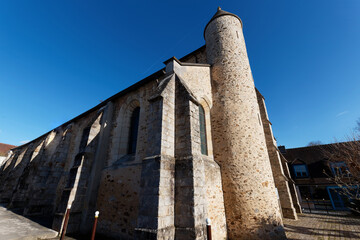 Saint-Remy is a historic church situated in Ferrieres-en-Brie, France. It features elements from various periods, showcasing both Gothic and Romanesque styles.