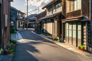 Obraz premium Beautiful late afternoon sight in Ine Bay, with the typical Funaya boat houses. Kyoto, Japan.