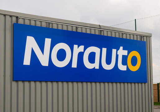 Sign of a Norauto center - France