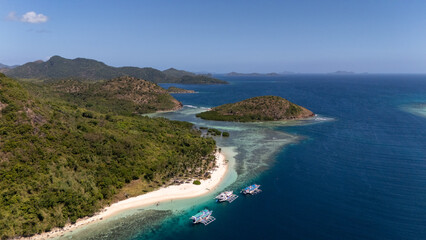 Obraz premium Drone aerial view of Araw beach near Coron in the Philippines