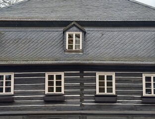 Obraz premium Vintage style siding complemented by contemporary architectural features and neutral tones