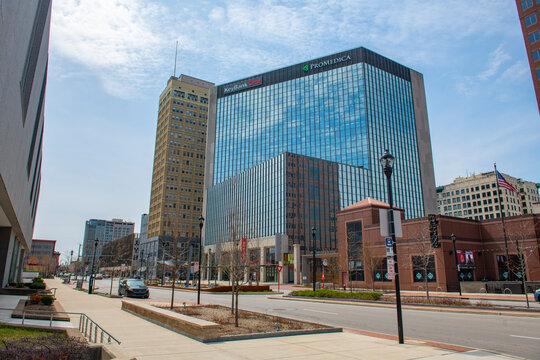Edison Building at 303 N Summit Street in downtown Toledo, Ohio OH, USA. This building houses ProMedica and KeyBank. 