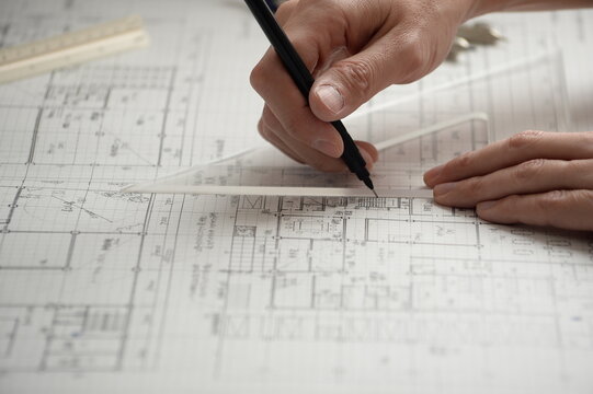建築図面を製図する日本人建築士の手元 A Japanese architect drawing architectural drawings