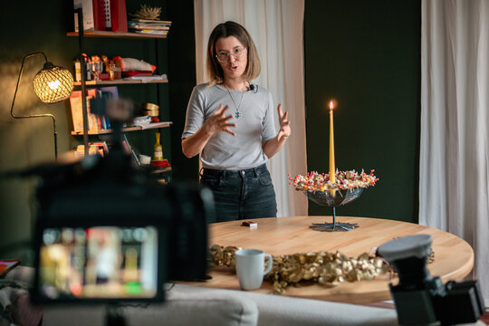 Influencer Streaming From Home an Online 