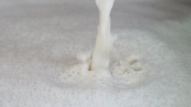 Leite escorrendo
