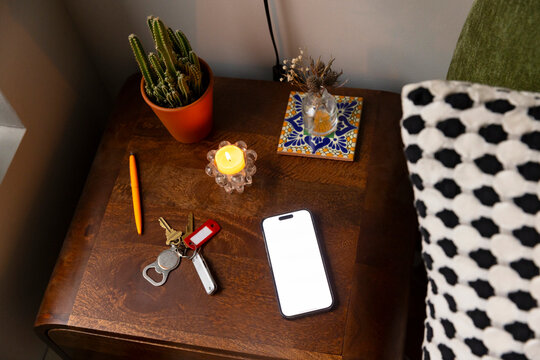 Blank Cell Phone Screen key Apartment 
