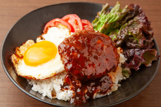 ロコモコ丼」の写真素材 | 1,247件の無料イラスト画像 | Adobe Stock