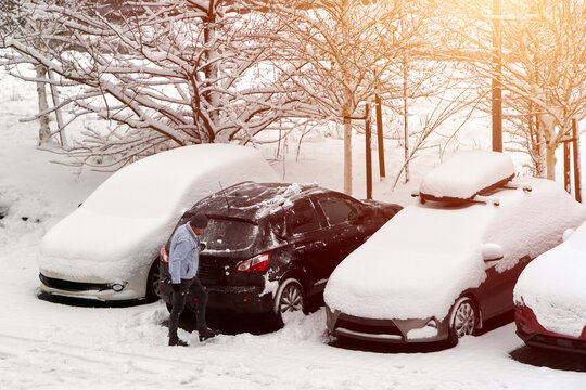 Cold weather commute after heavy snowfall