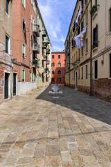 Fototapeta premium View of the narrow streets and alleys of Venice (Italy)