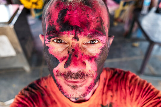 Spiritual celebration of Holi with sacred color