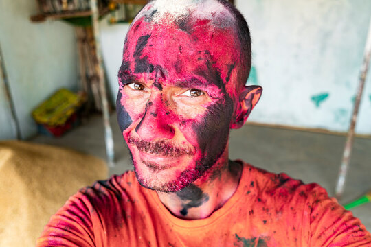 Unfiltered emotion during sacred Holi celebration