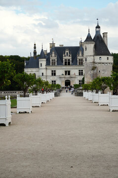 Scenic view of the Ch&acirc;teau de Chenonceau spanning the River Cher. Iconic French Renaissance architecture with elegant arches, historic galleries, and landscaped surroundings in the Loire Valley