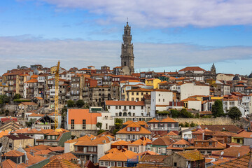 Obraz premium Porto Portugal - Historic City Skyline with Clérigos Tower and Traditional Architecture