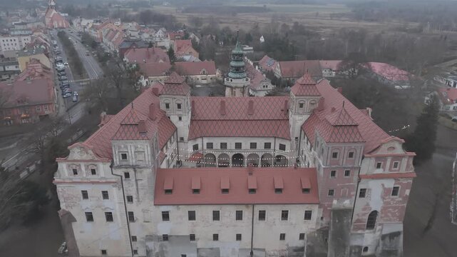 Przelot dronem nad zamkiem w Niemodlinie