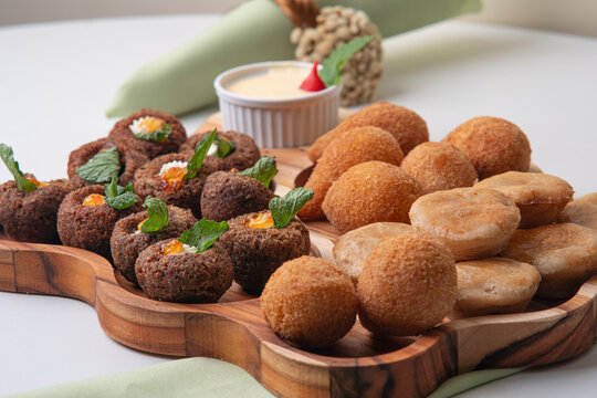 Mesa de salgados para festa