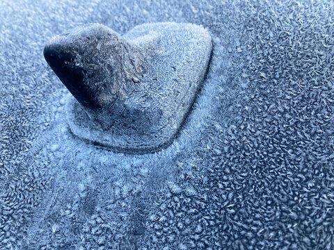 hielo helada con textura en la antena de un coche negro en invierno pa&iacute;s vasco IMG_4398-as26