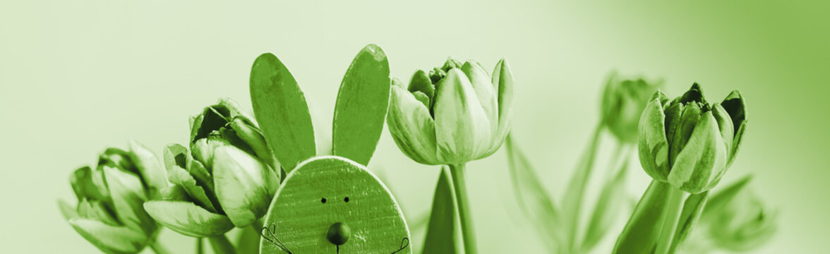Frohe Ostern, Dekoration mit Osterhase und Tulpen Banner