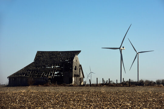 Iowa Barn and Windmills