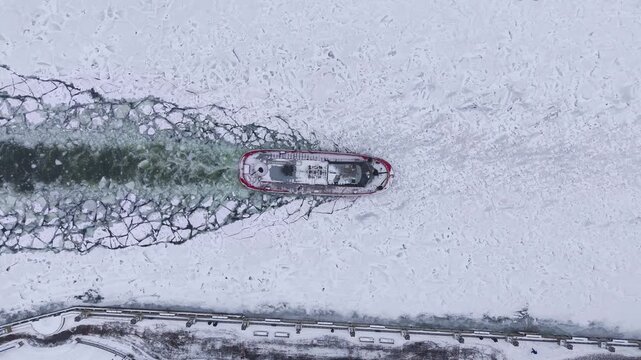 Ice Breaker Boat breaks up ice along the Chicago River