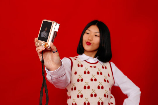 woman taking selfie