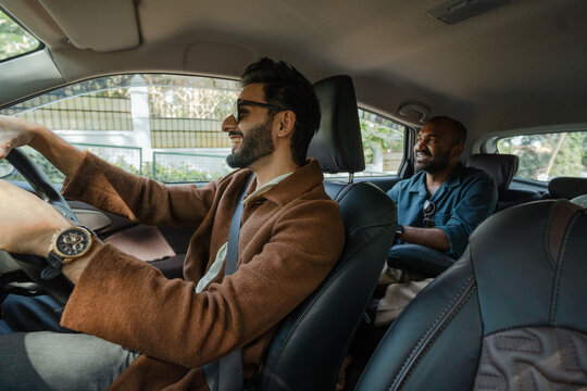 Rideshare driver and passenger talk while driving to their destination