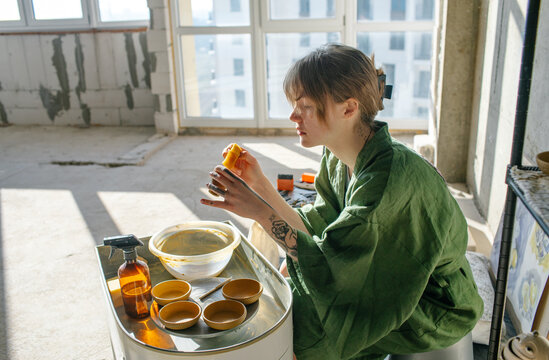 master ceramist working in the workshop