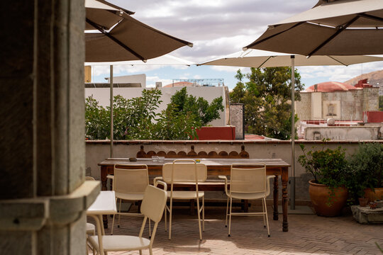 Cute modern and chic rooftop cafe 