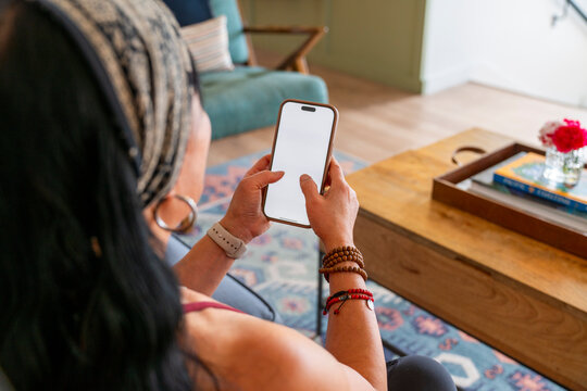 using cell phone blank screen