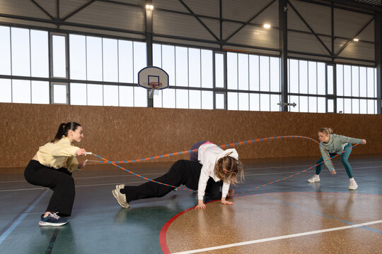 Teamwork in Synchronized Double Dutch Jumping Hope