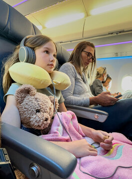 Family Travel on Plane together 