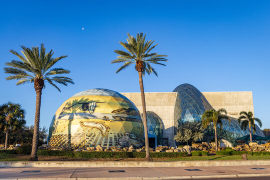 St Petersburg, FL; 02-07-2026; Photo of the Salvador Dali Museum in St Petersburg, Florida on a beautiful sunny morning with a moon in the sky